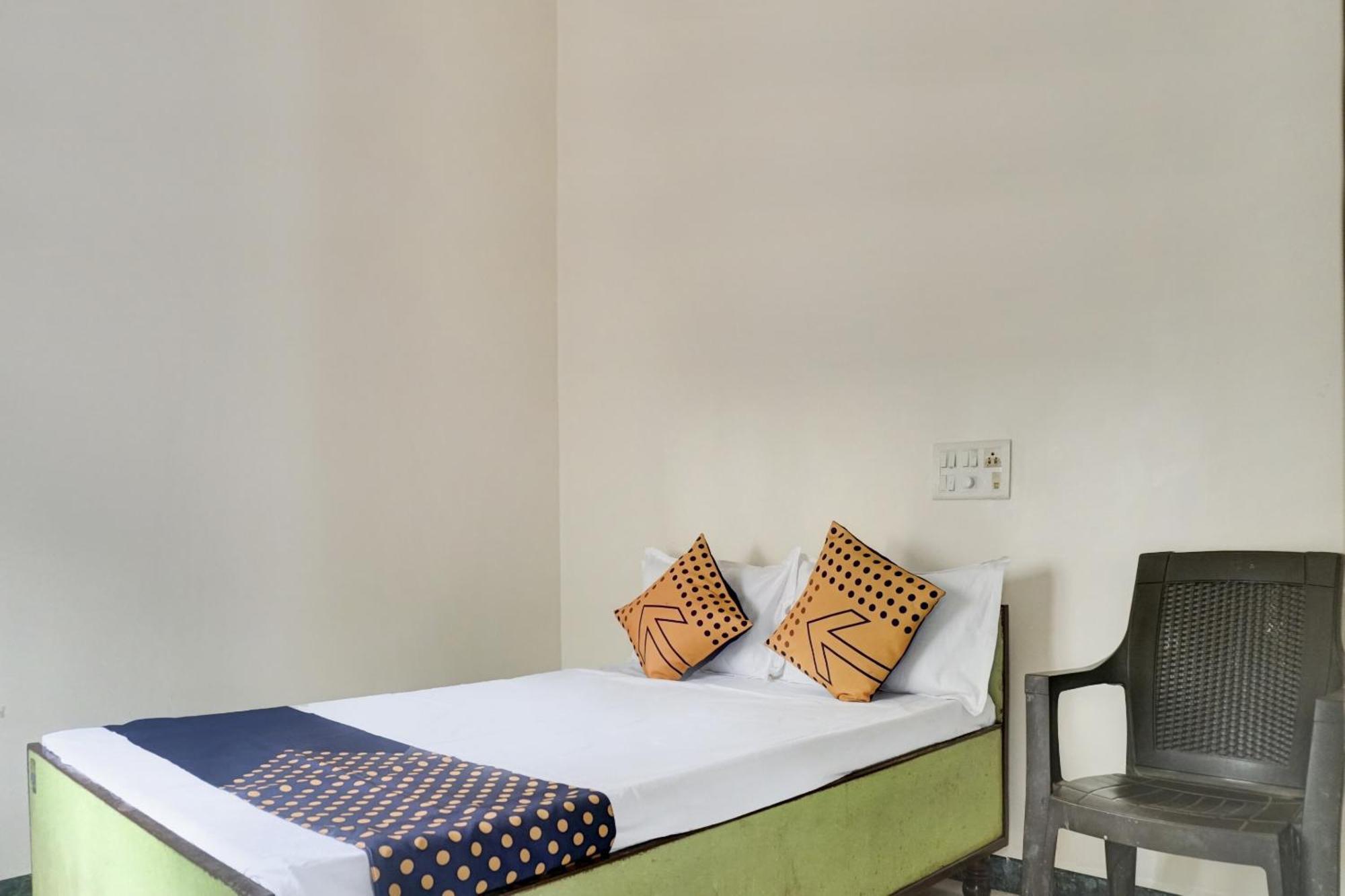Spot On 74501 Hotel Supriya Garden Vagholi Buitenkant foto