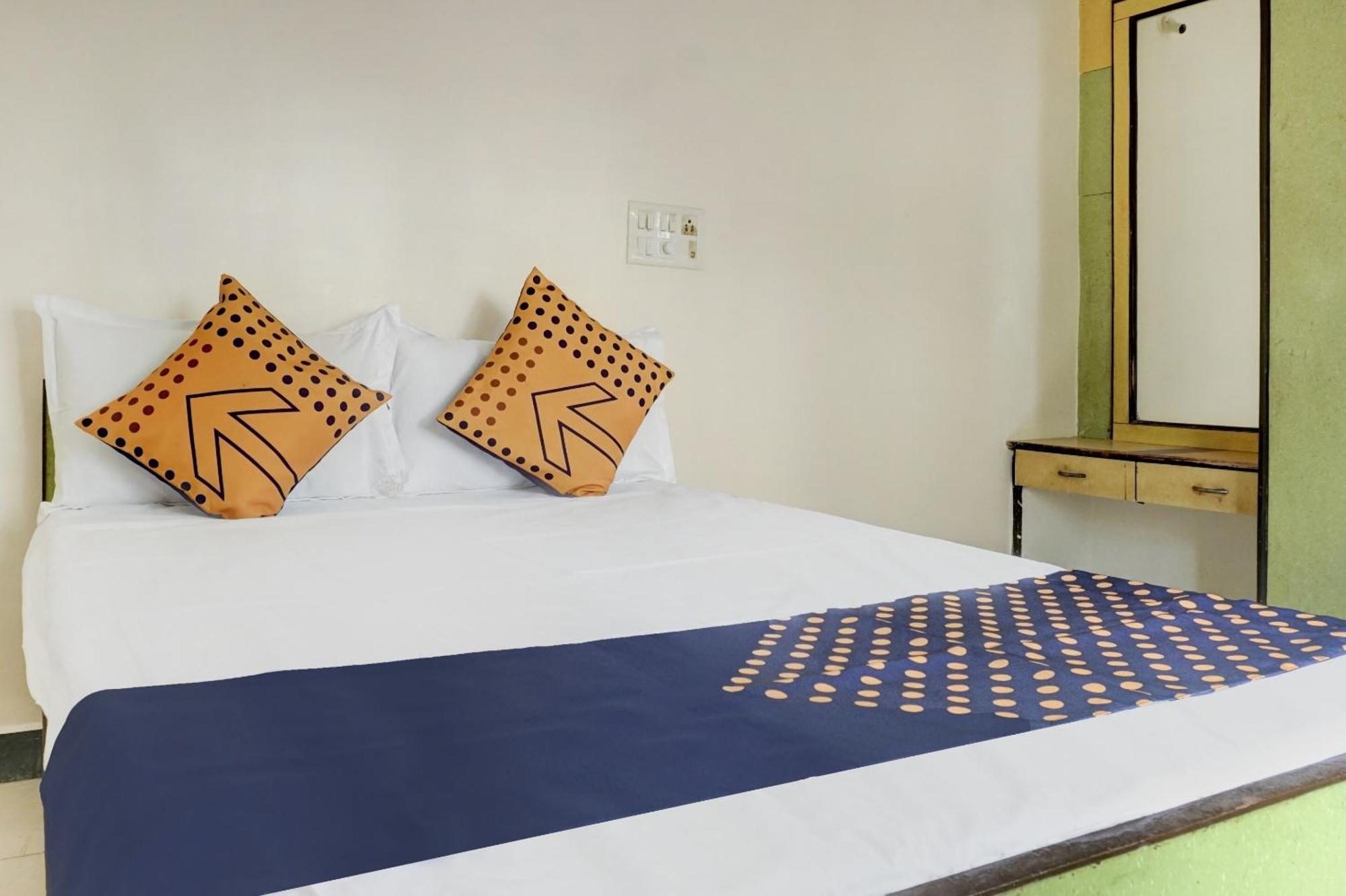 Spot On 74501 Hotel Supriya Garden Vagholi Buitenkant foto